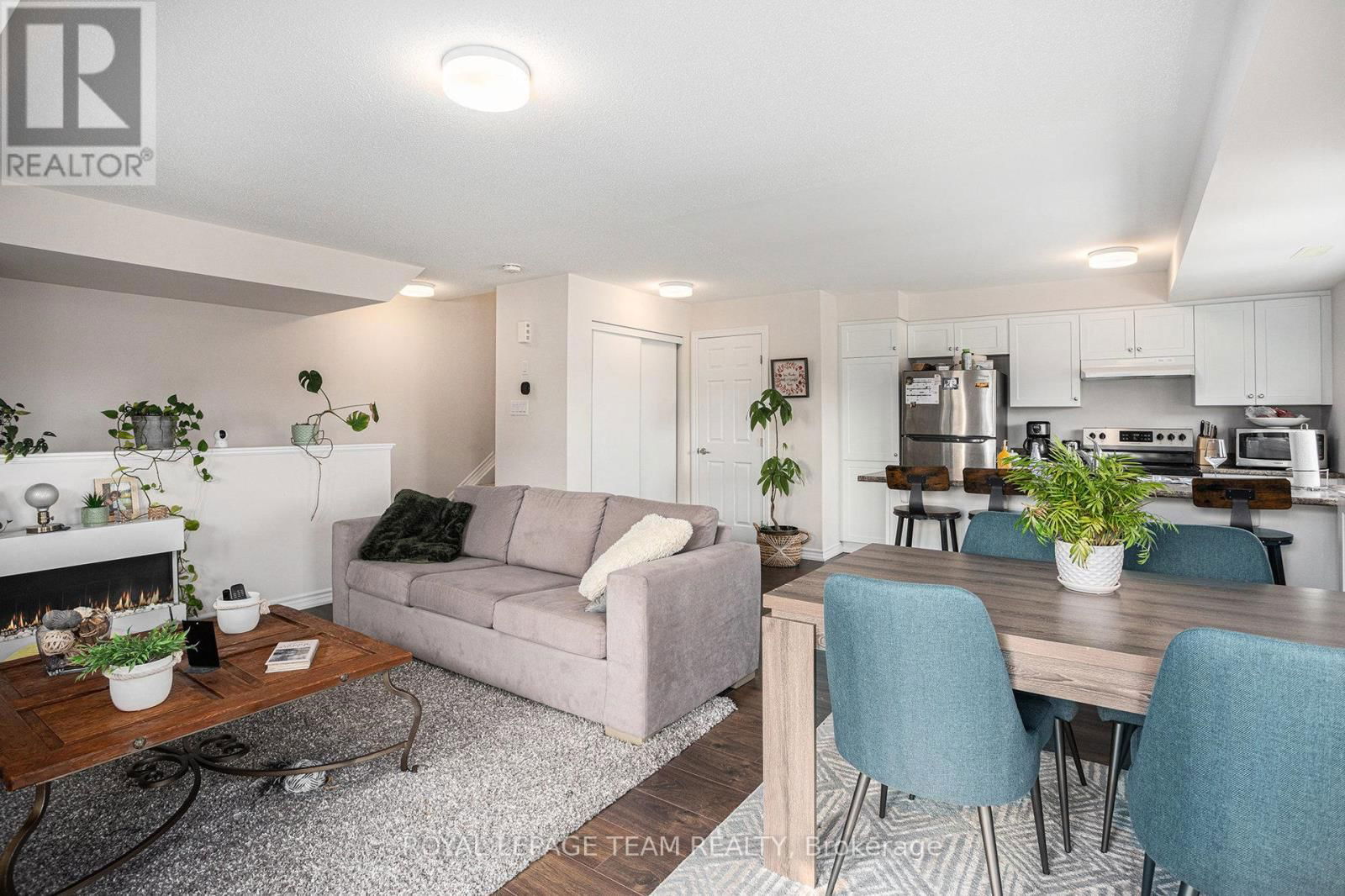 57 LYRID PRIVATE Image 7