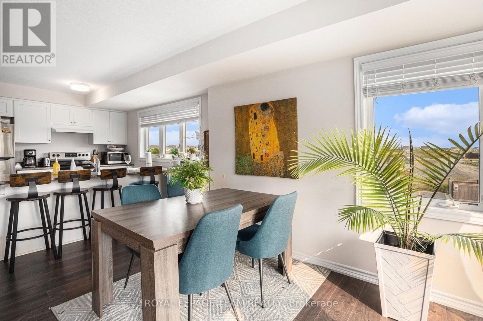 57 LYRID PRIVATE Image 8