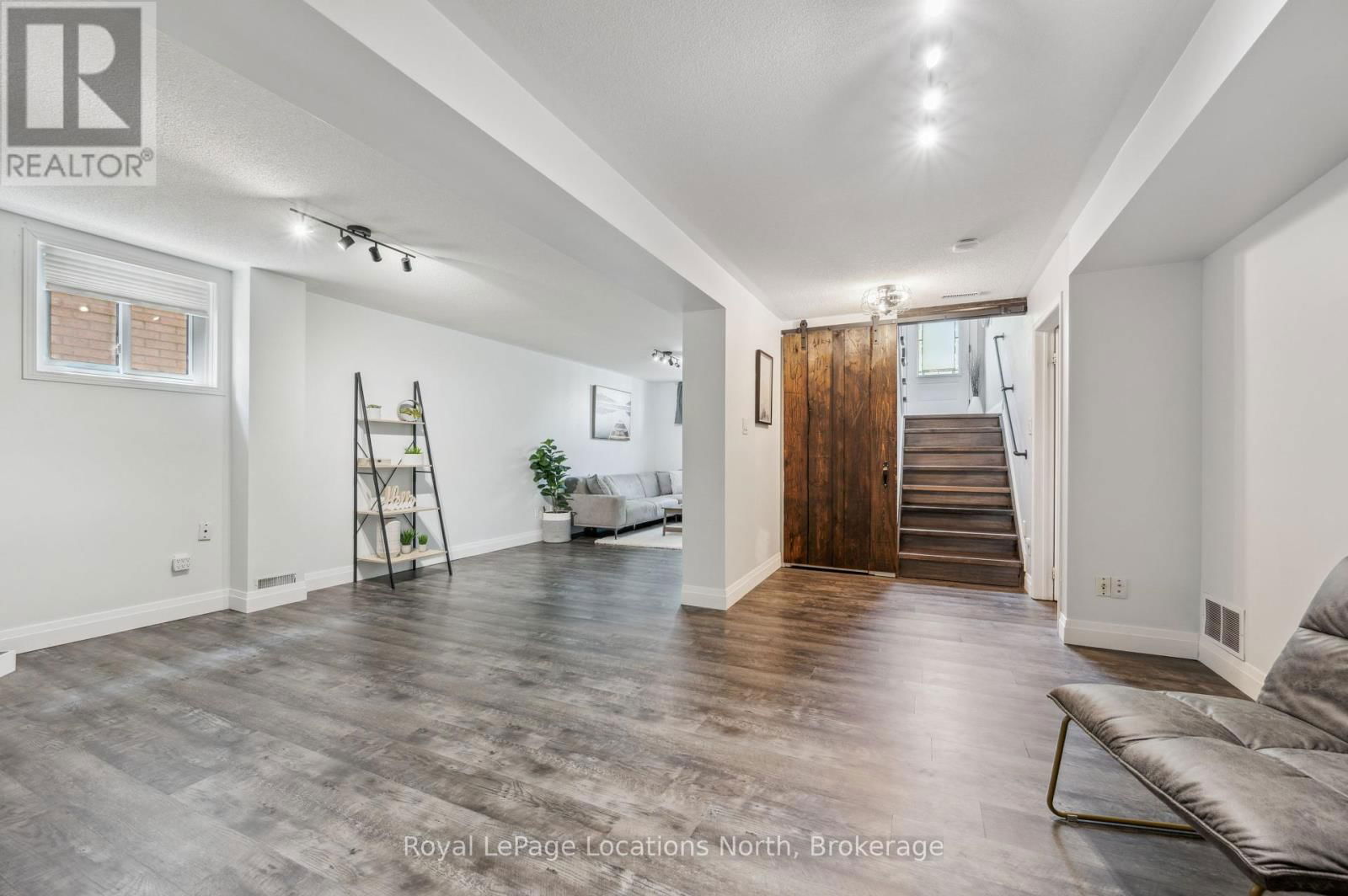 81 OAK HILL DRIVE Image 28