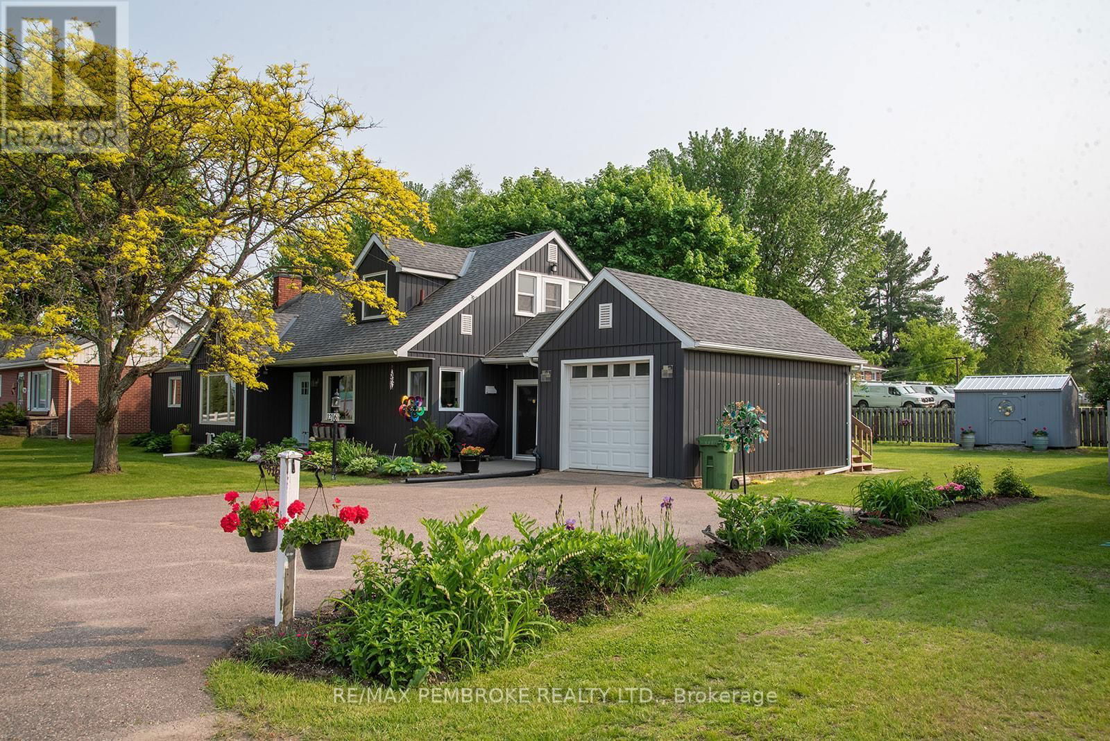 1206 PEMBROKE STREET EAST Image 2