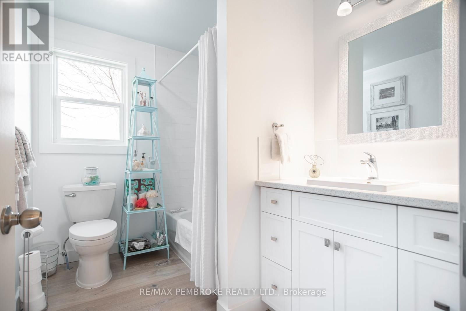 1206 PEMBROKE STREET EAST Image 33