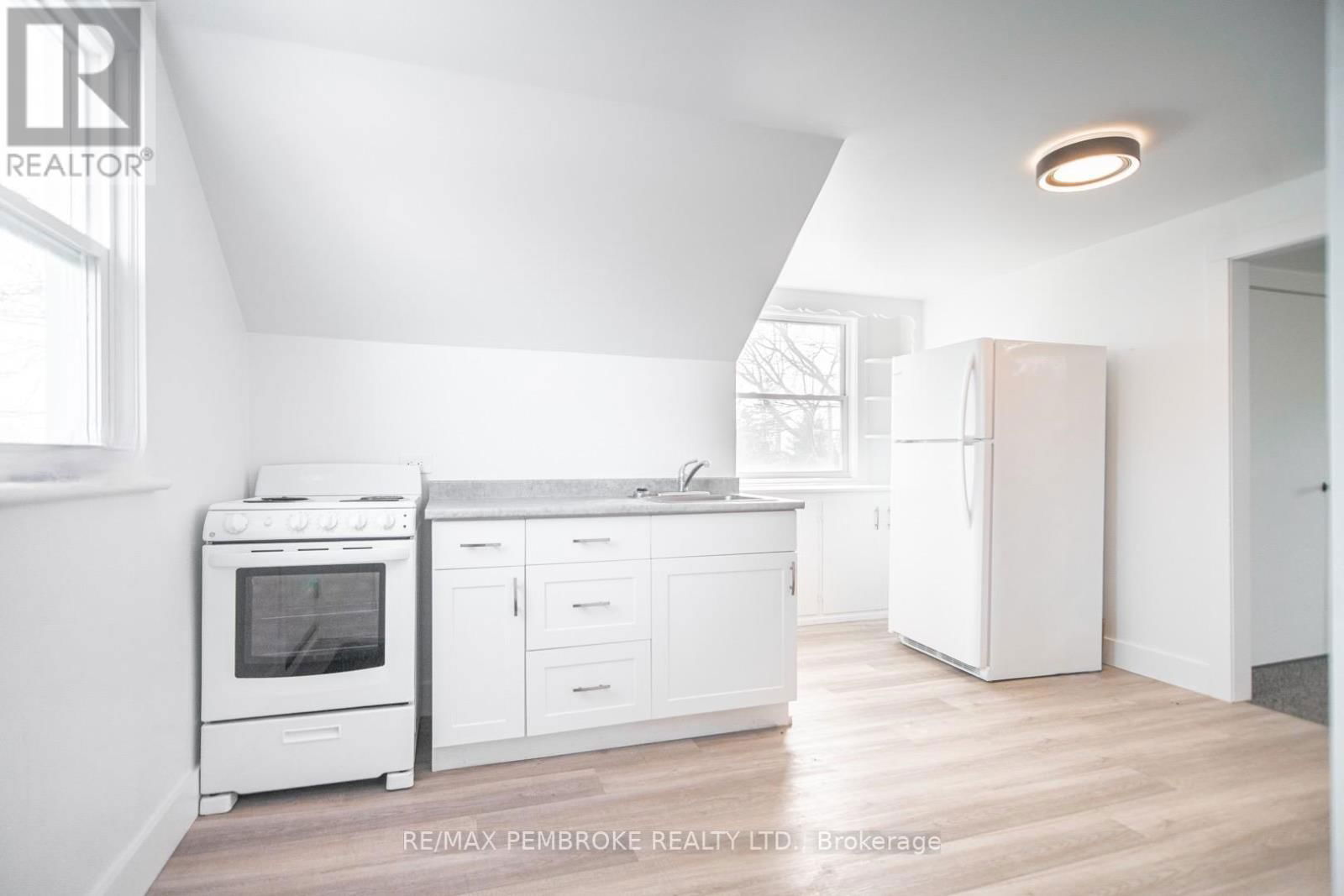 1206 PEMBROKE STREET EAST Image 37