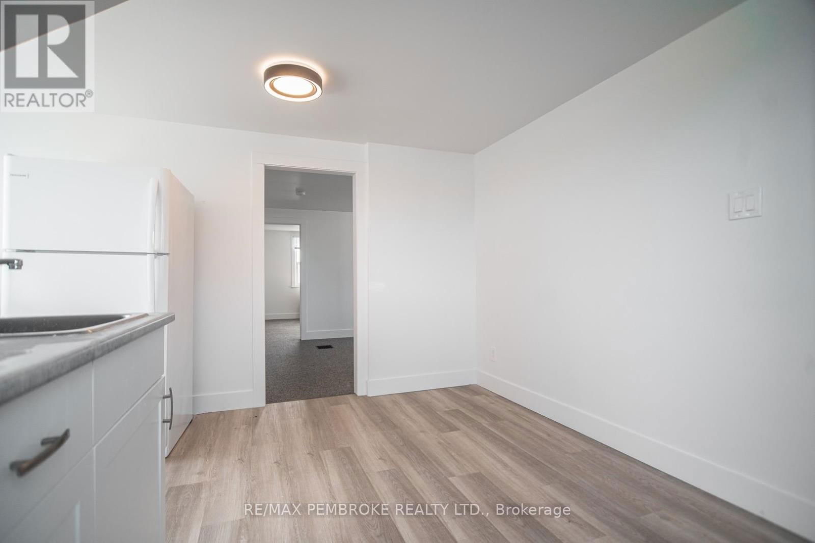 1206 PEMBROKE STREET EAST Image 39