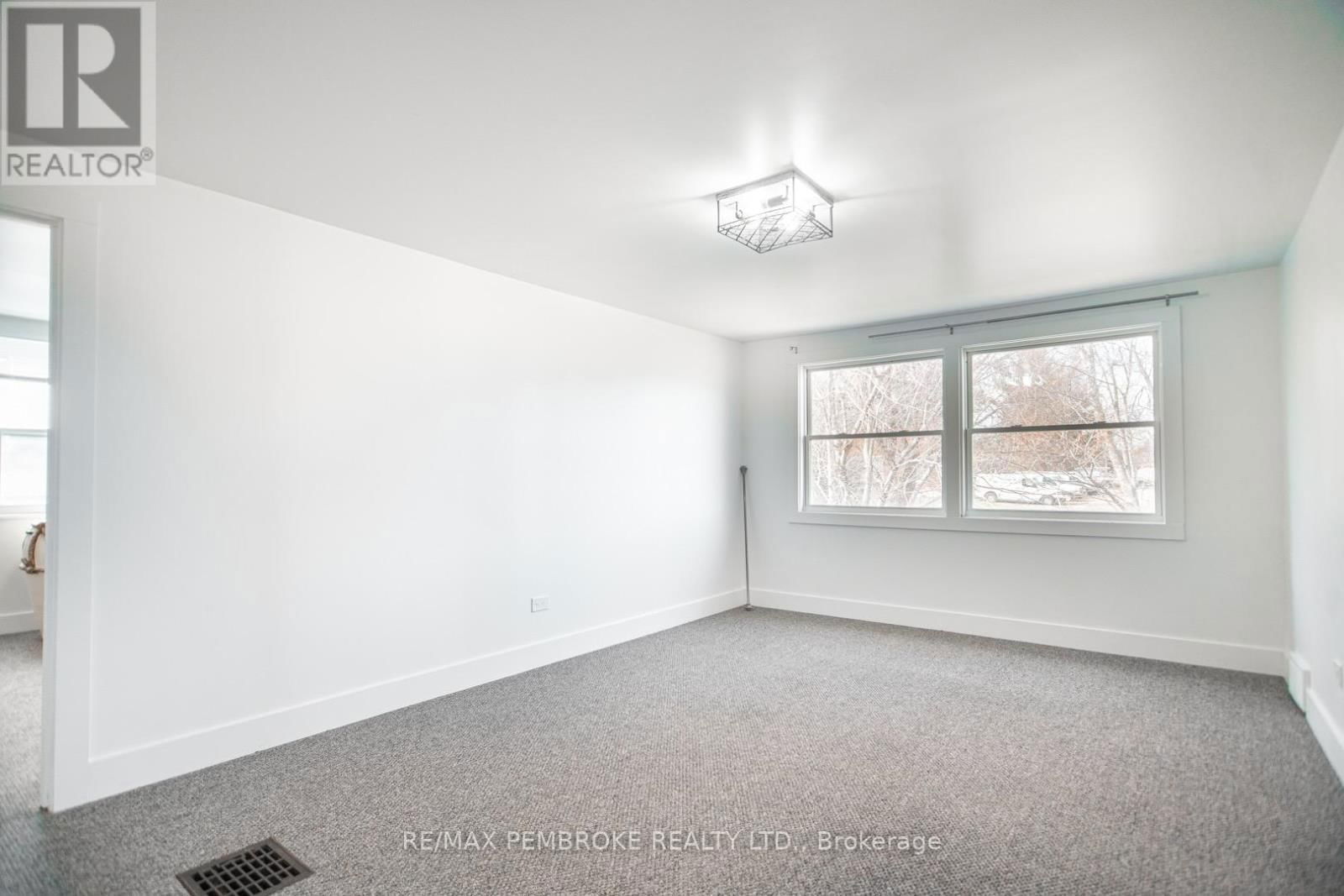 1206 PEMBROKE STREET EAST Image 42
