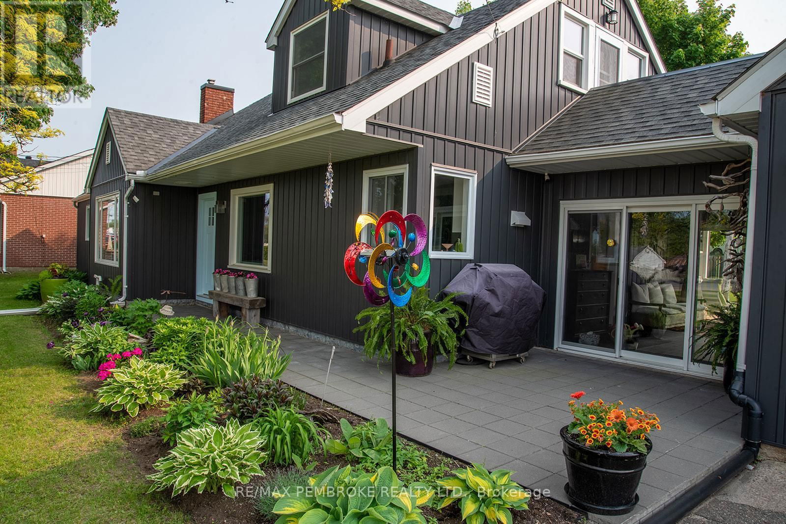1206 PEMBROKE STREET EAST Image 48