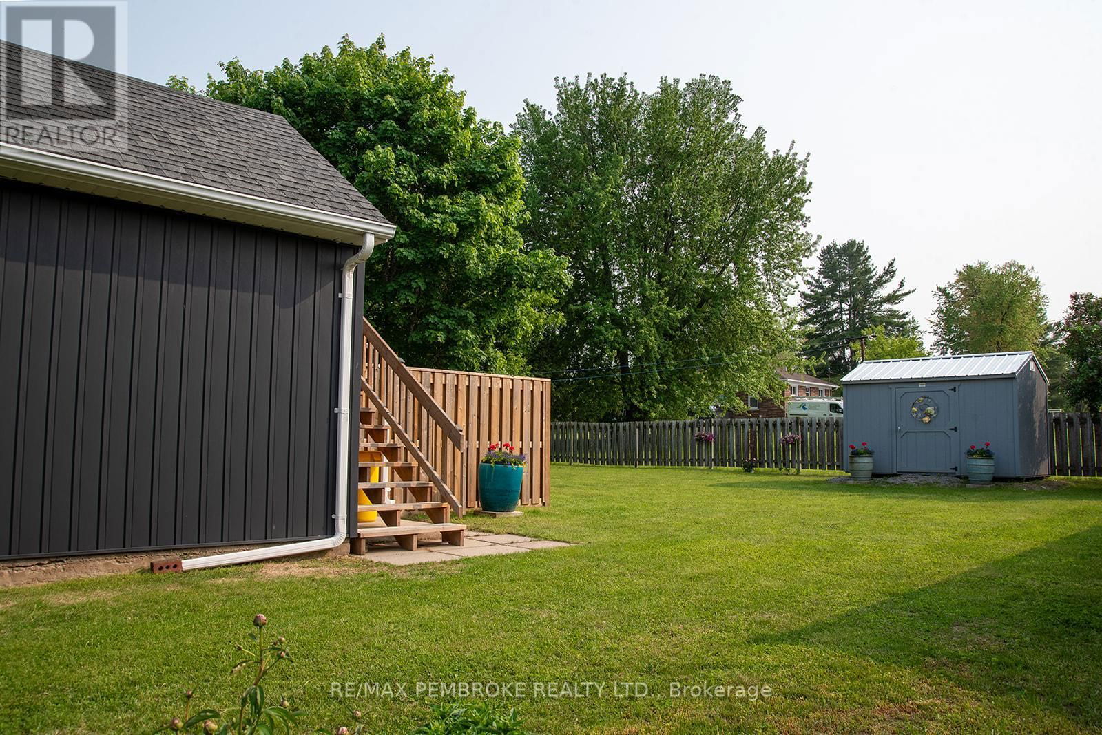 1206 PEMBROKE STREET EAST Image 9