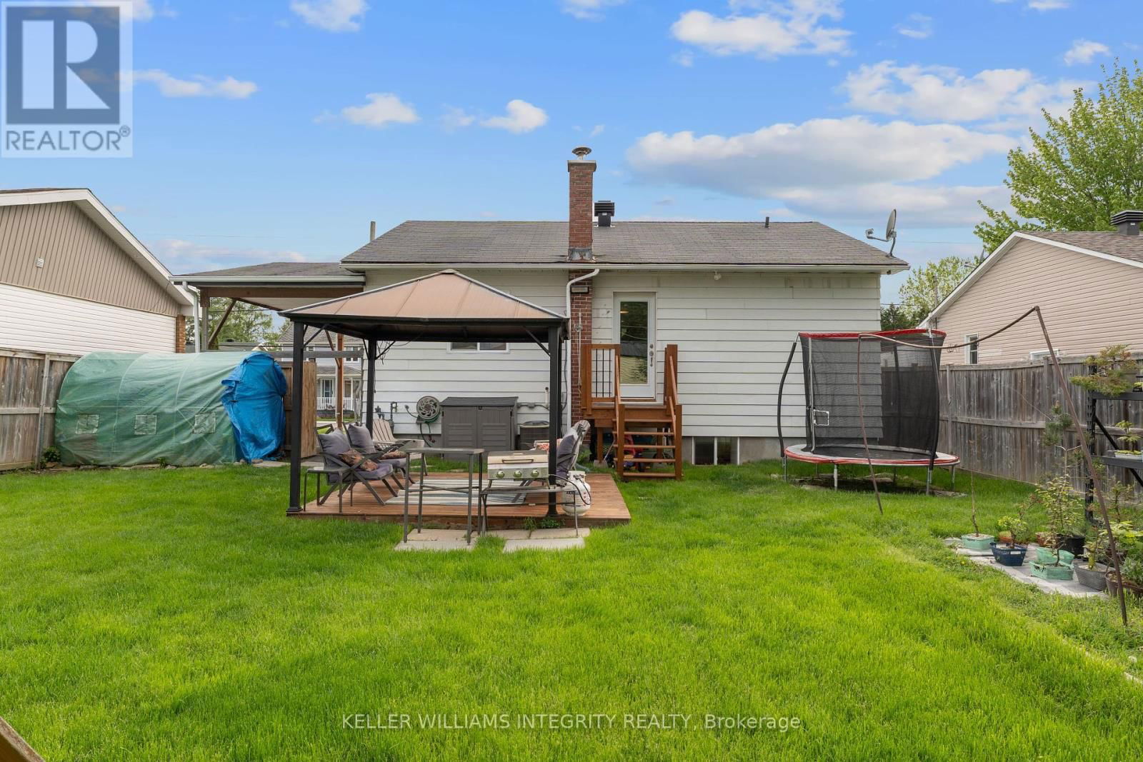 3867 CHAMPLAIN STREET Image 10