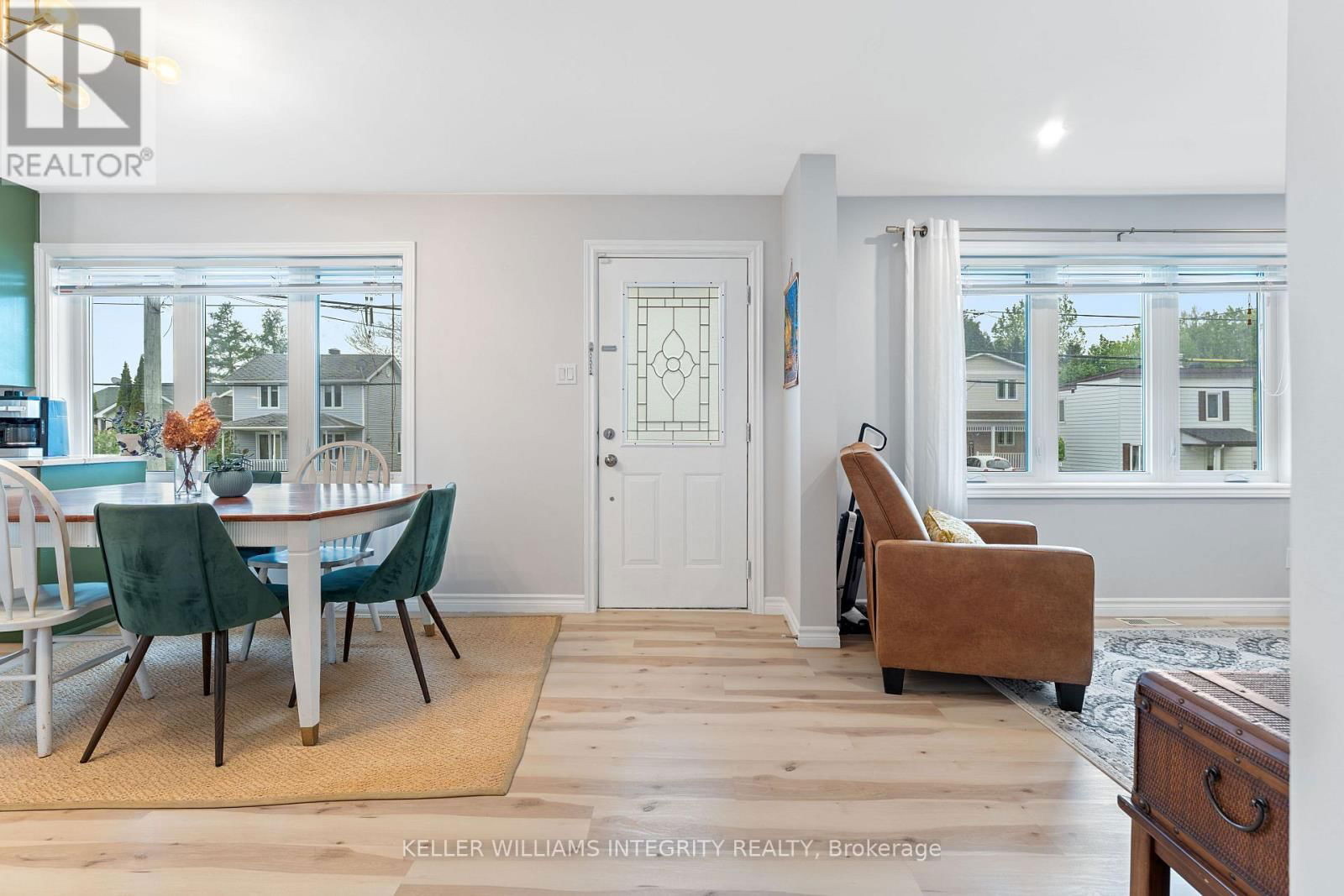 3867 CHAMPLAIN STREET Image 12