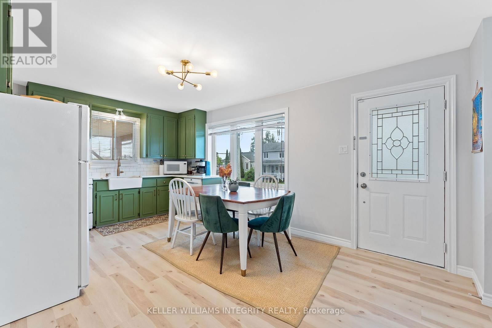 3867 CHAMPLAIN STREET Image 13