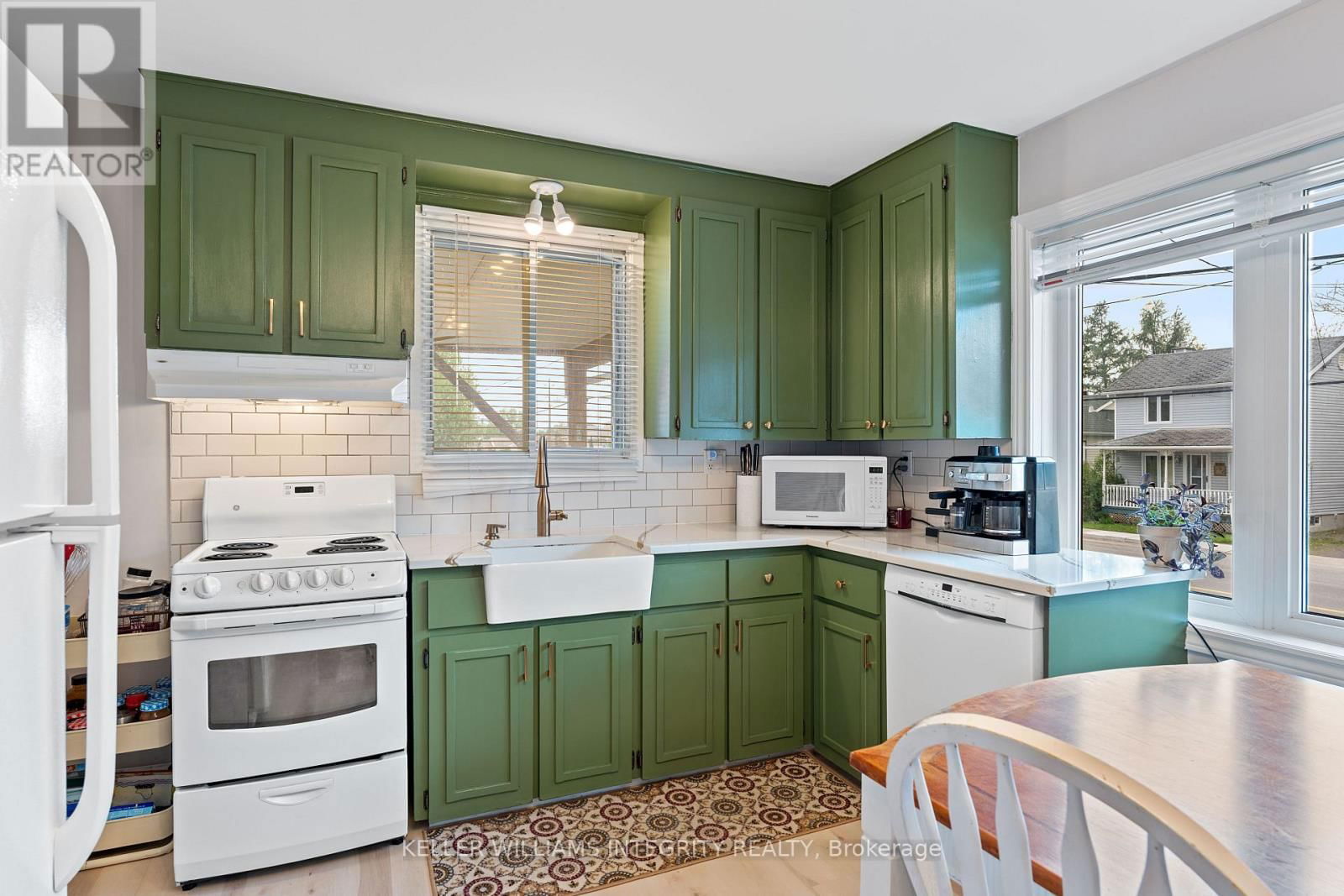 3867 CHAMPLAIN STREET Image 15