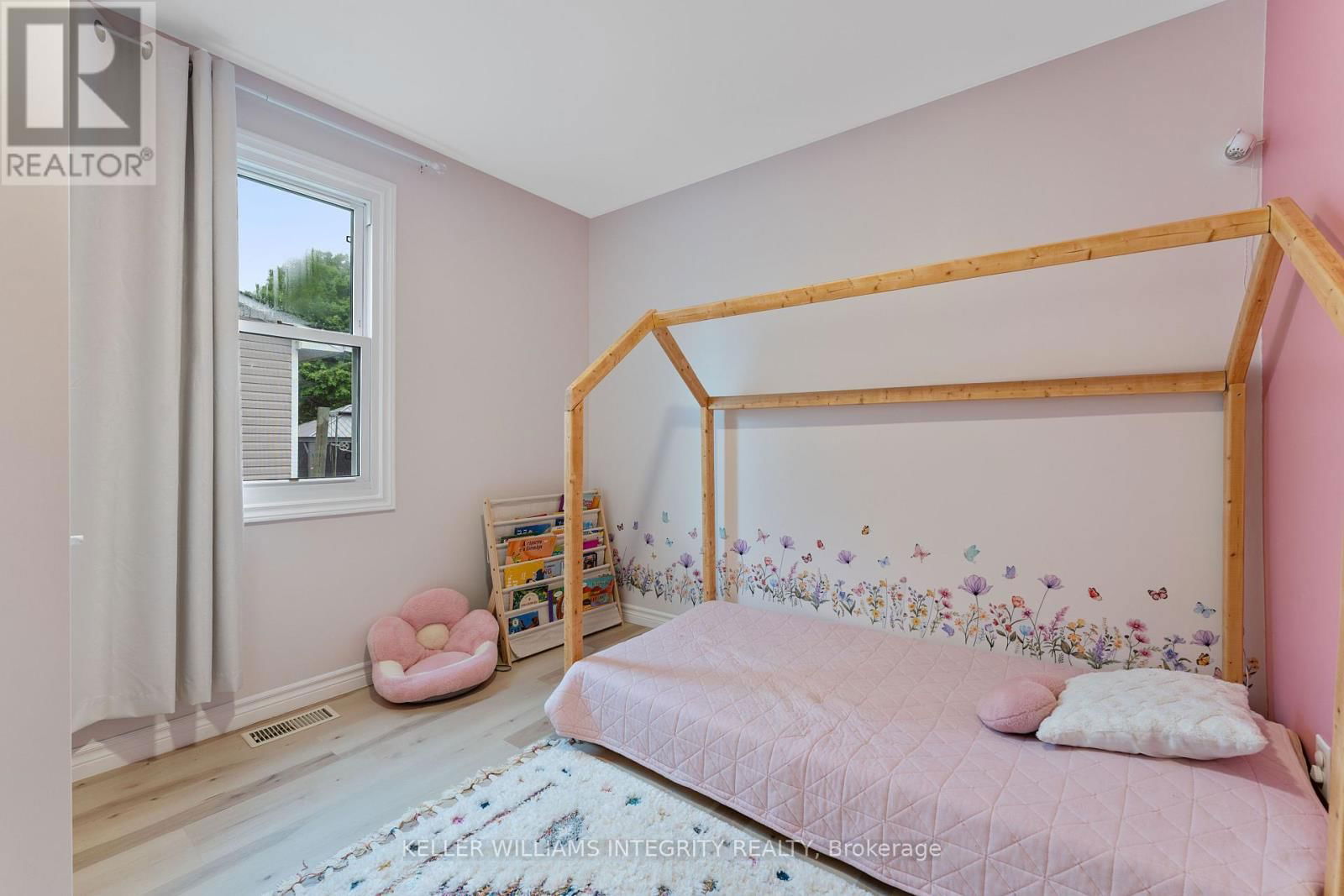 3867 CHAMPLAIN STREET Image 23