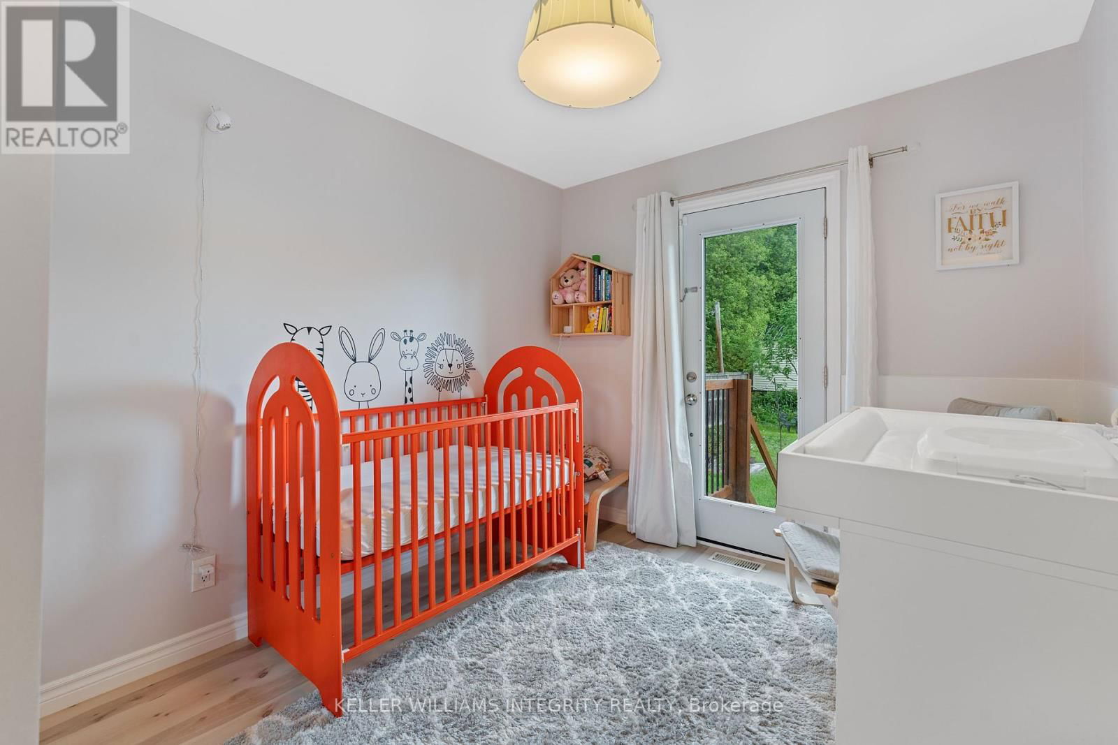 3867 CHAMPLAIN STREET Image 28