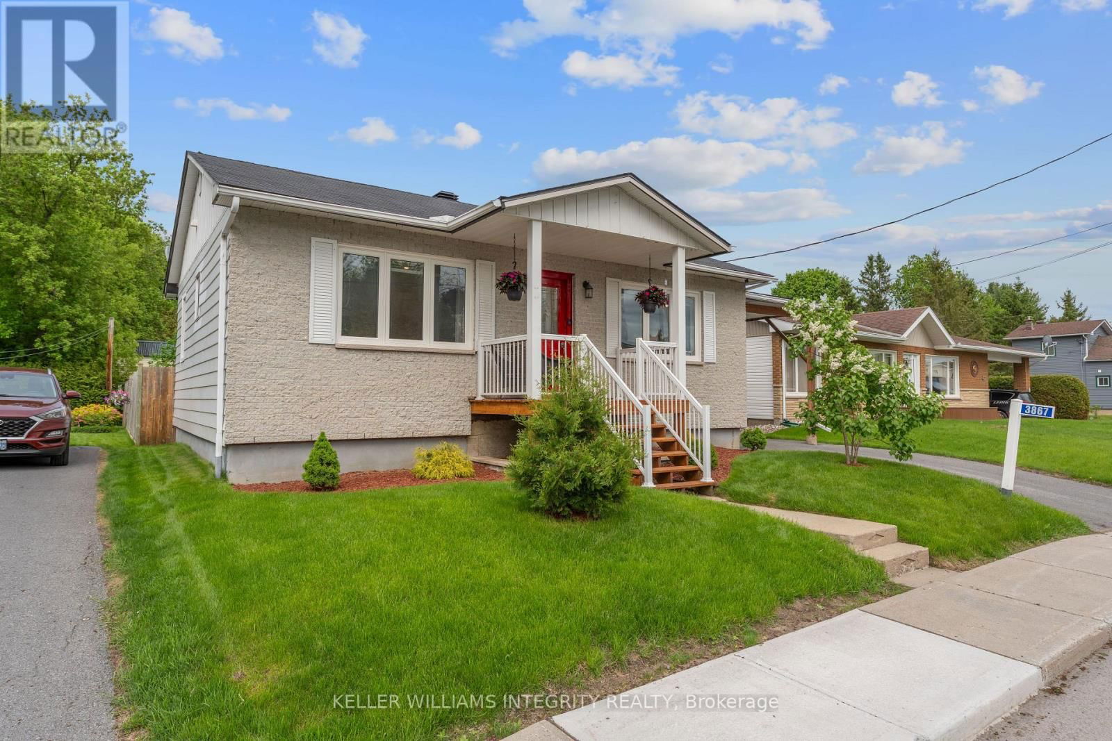 3867 CHAMPLAIN STREET Image 3