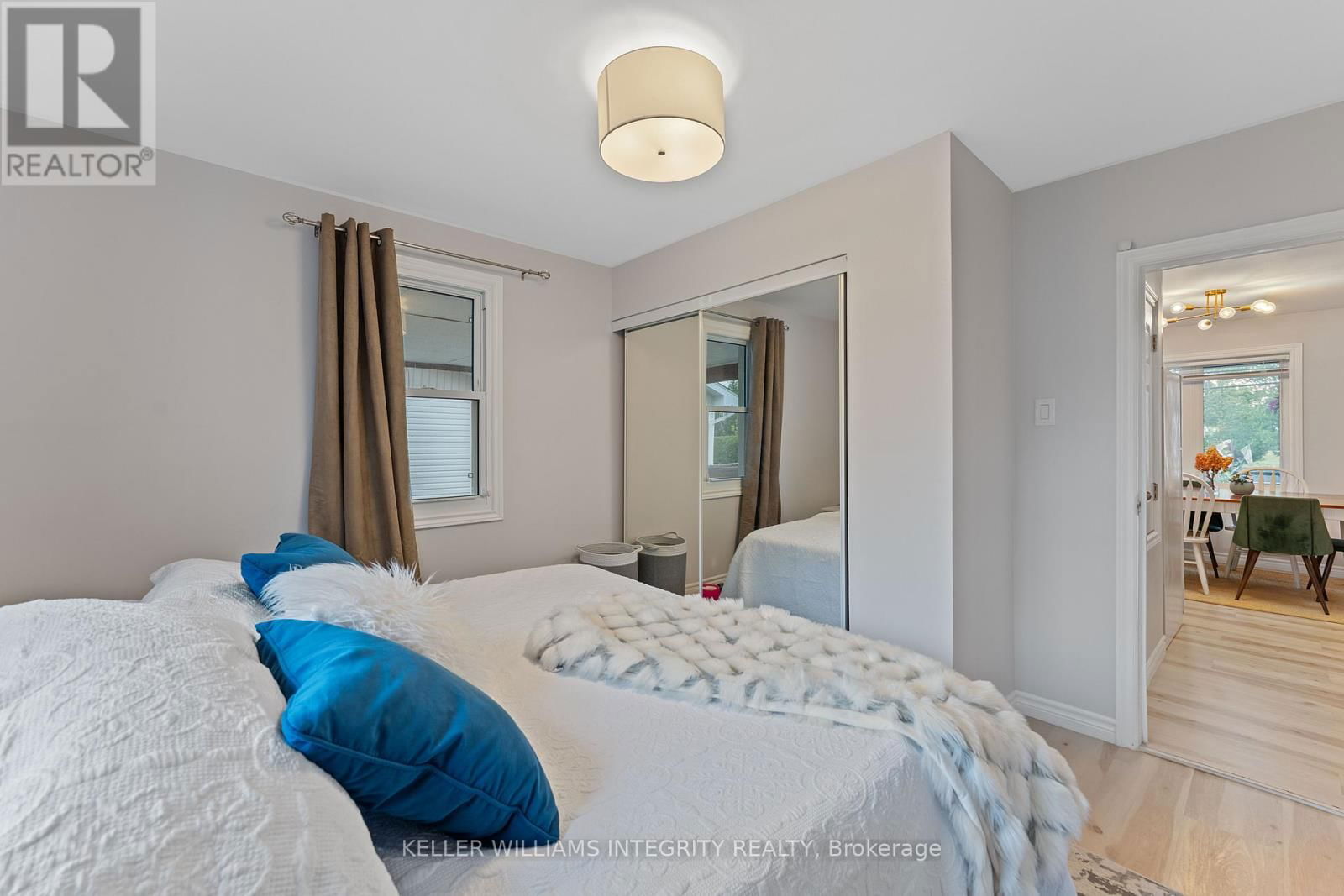 3867 CHAMPLAIN STREET Image 31