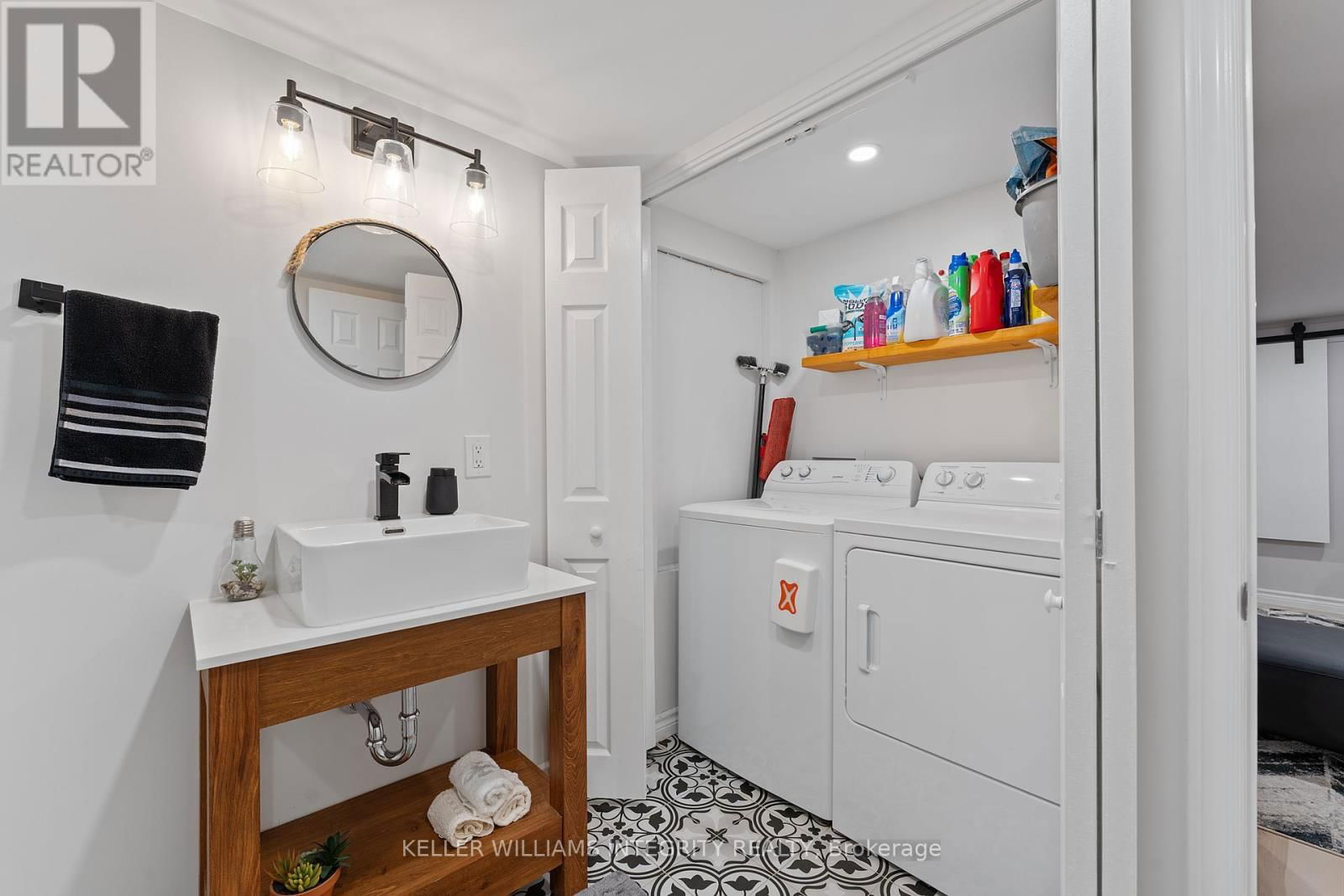 3867 CHAMPLAIN STREET Image 39