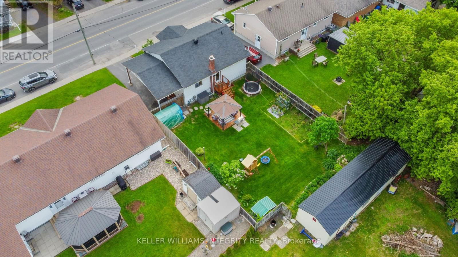 3867 CHAMPLAIN STREET Image 41