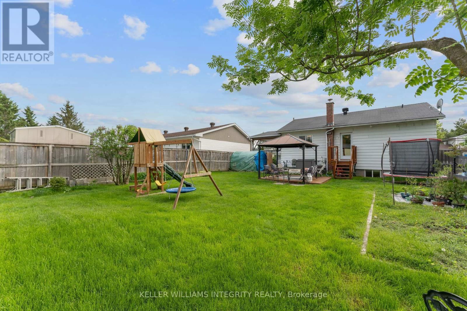 3867 CHAMPLAIN STREET Image 9