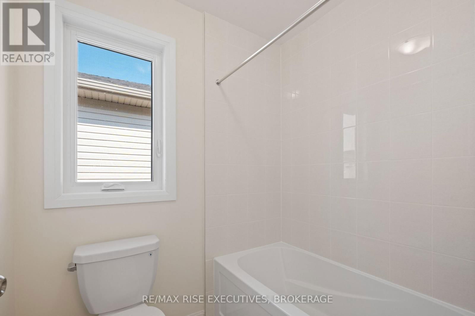 117 WINDERMERE BOULEVARD Image 33