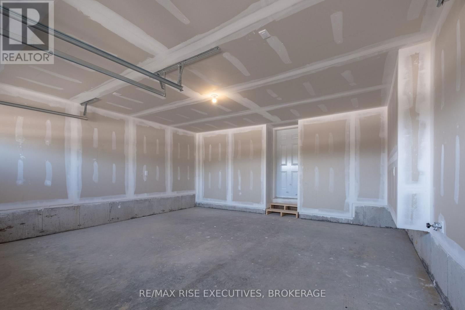 117 WINDERMERE BOULEVARD Image 42