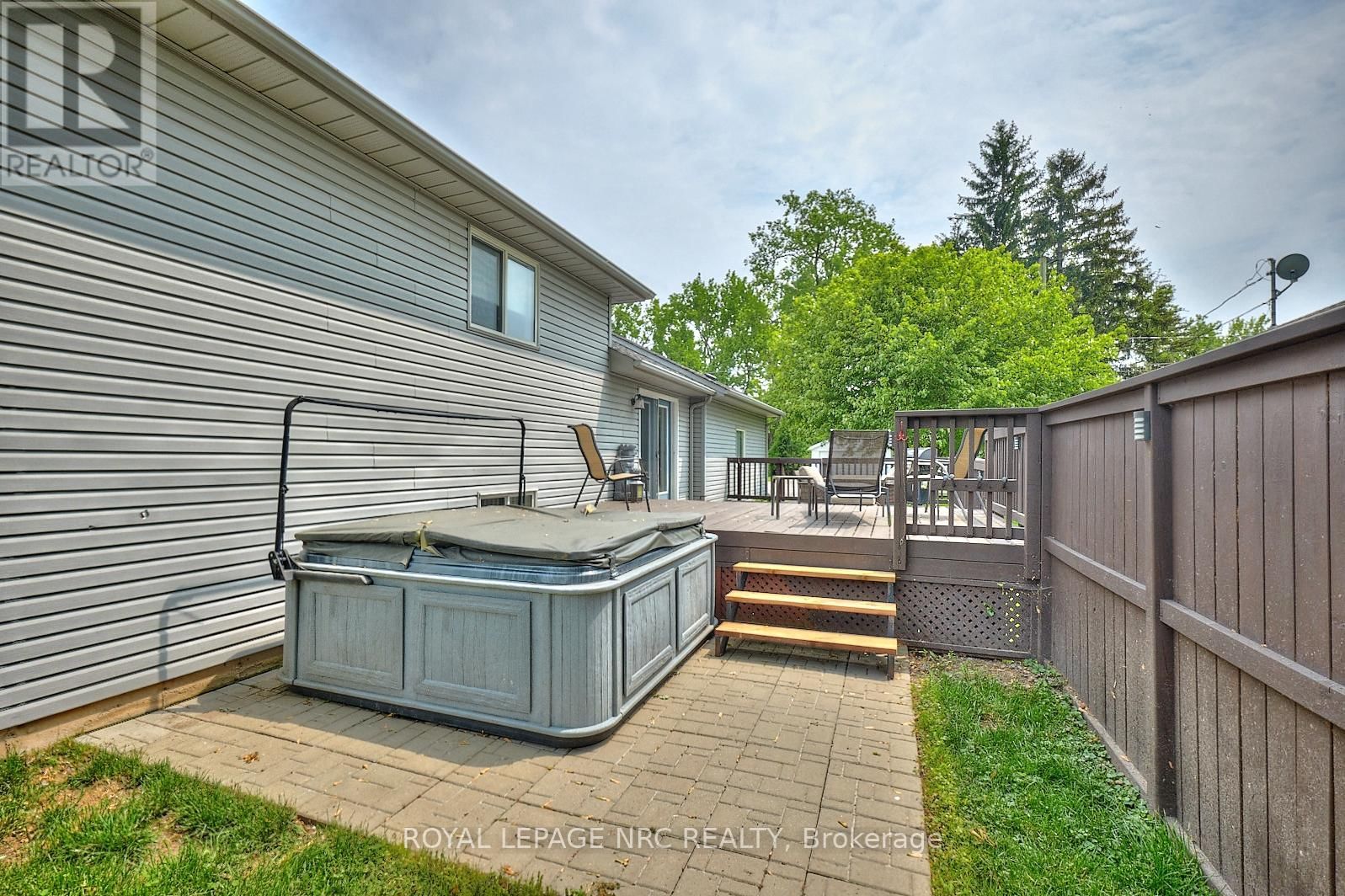 3270 POPLAR AVENUE Image 10