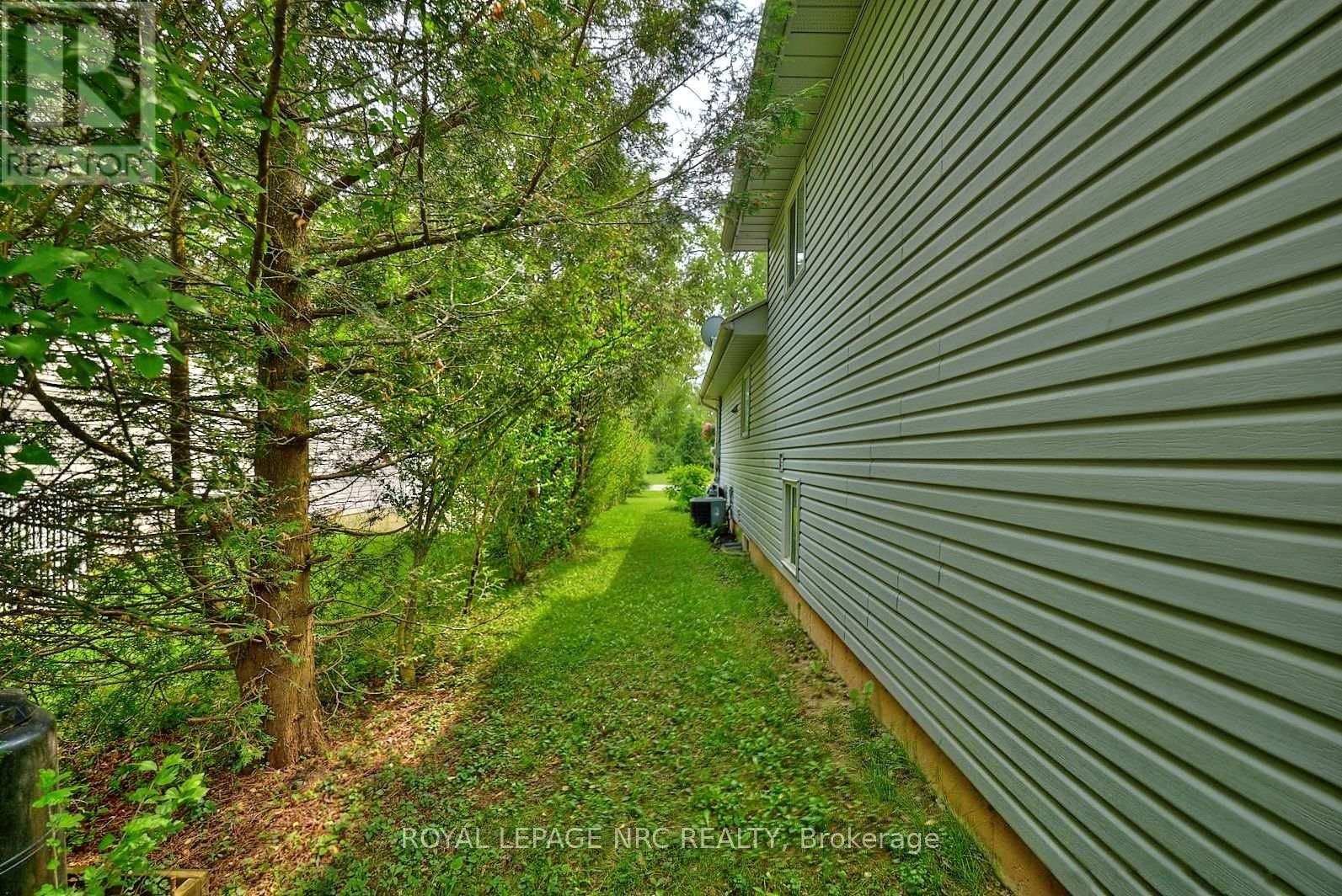 3270 POPLAR AVENUE Image 15