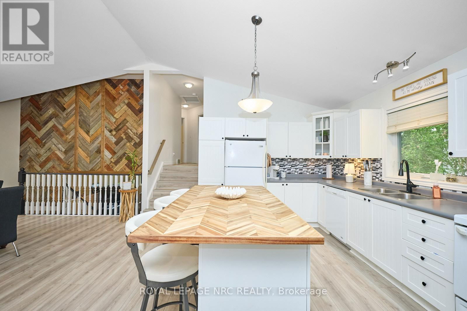 3270 POPLAR AVENUE Image 20