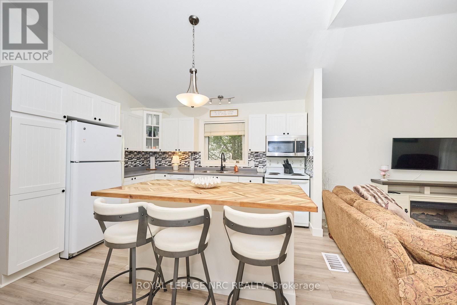 3270 POPLAR AVENUE Image 21