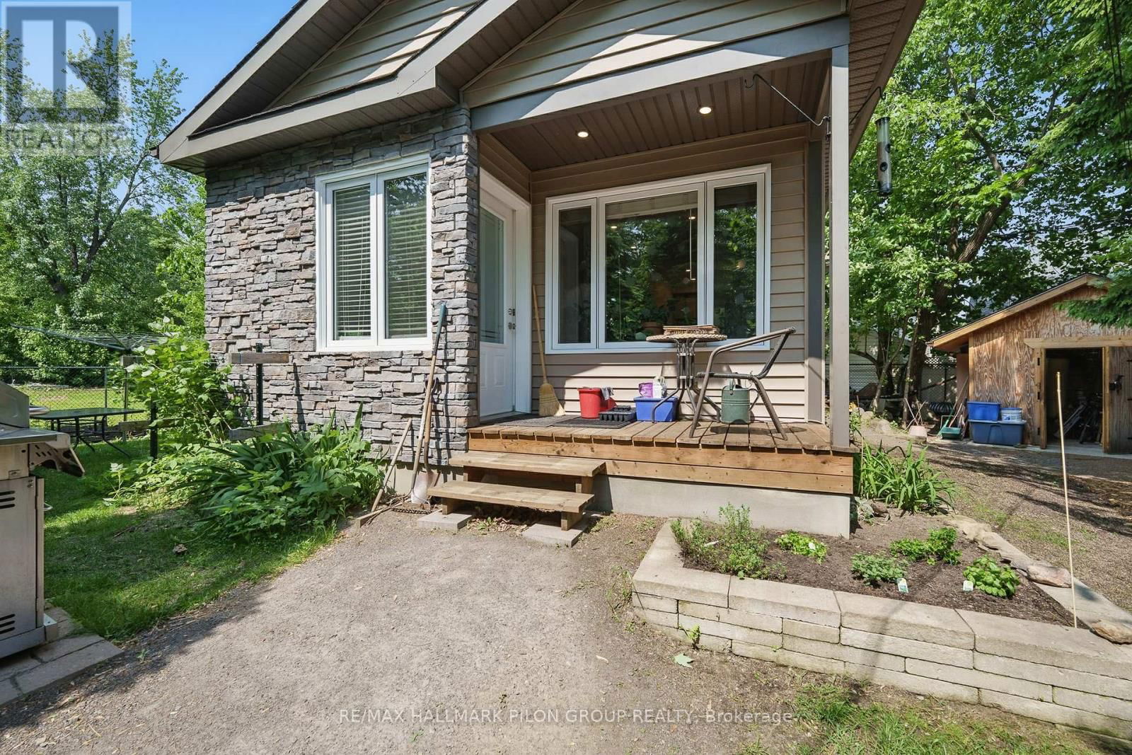 63 CROWNHILL STREET Image 17