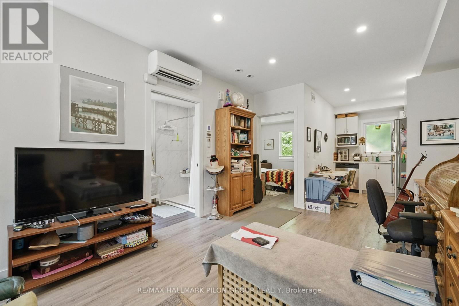 63 CROWNHILL STREET Image 19