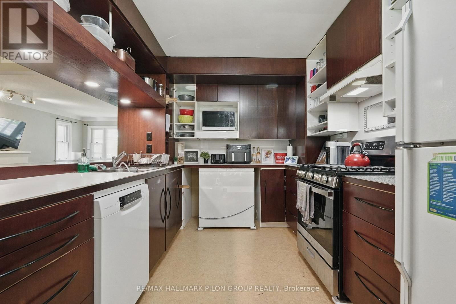 63 CROWNHILL STREET Image 8