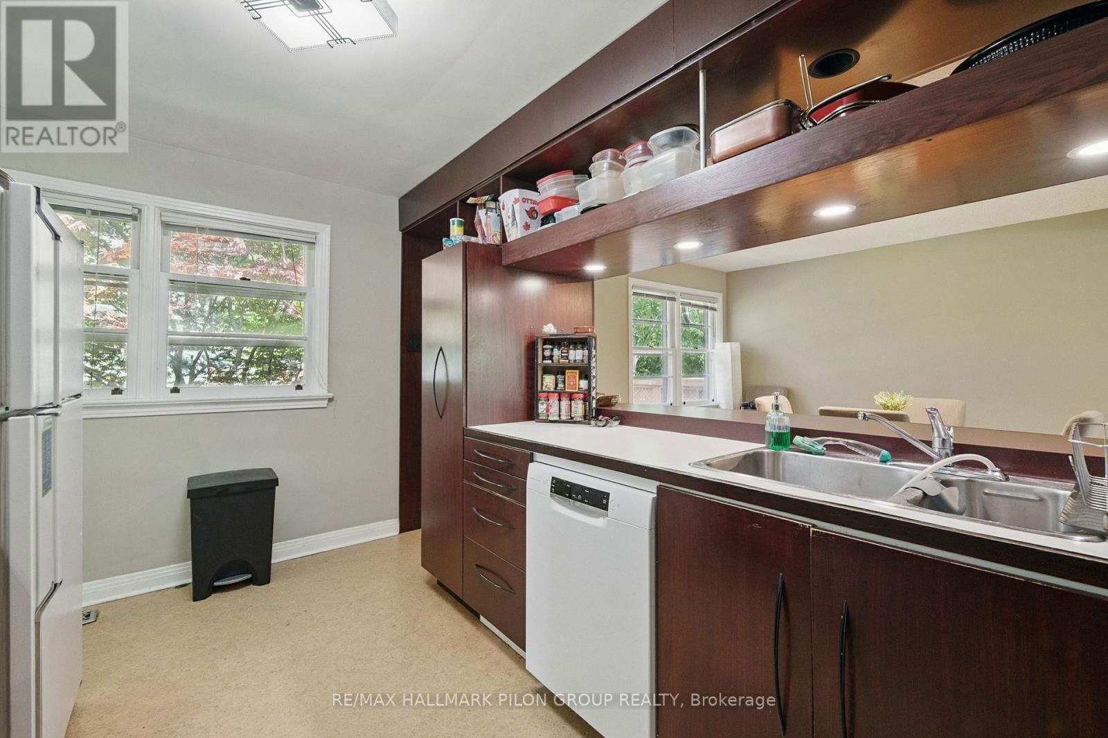 63 CROWNHILL STREET Image 9