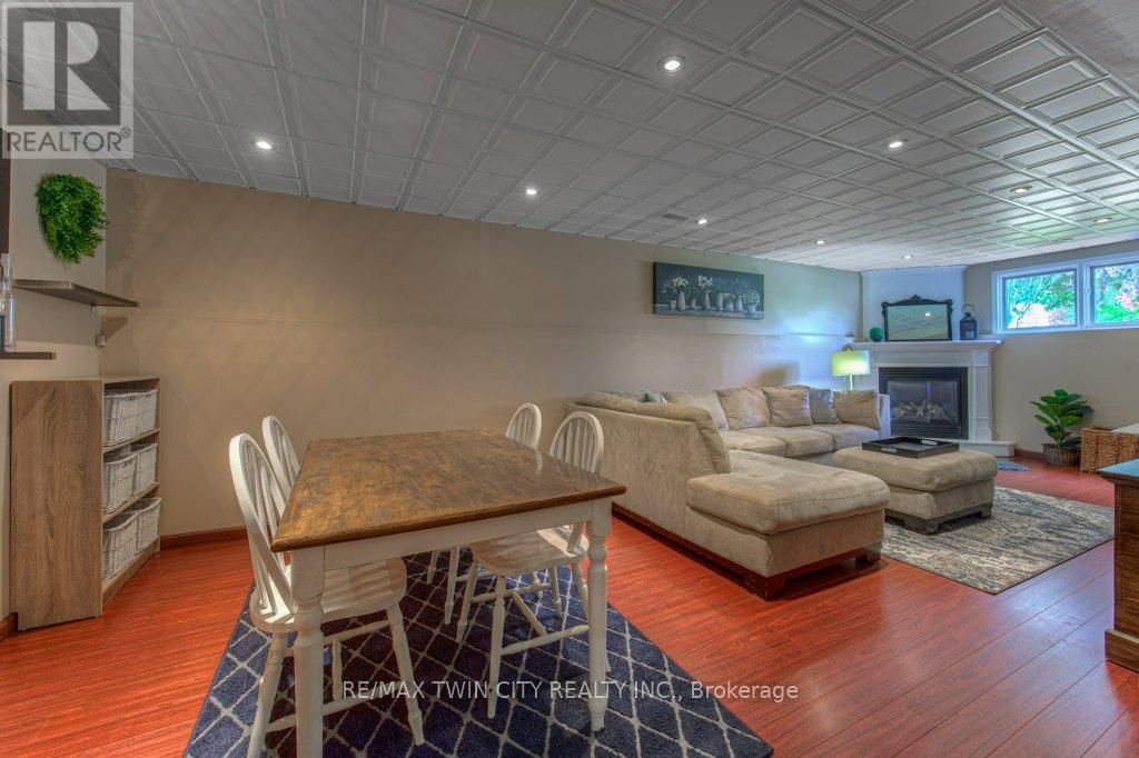 58 BRADBURY CRESCENT Image 16