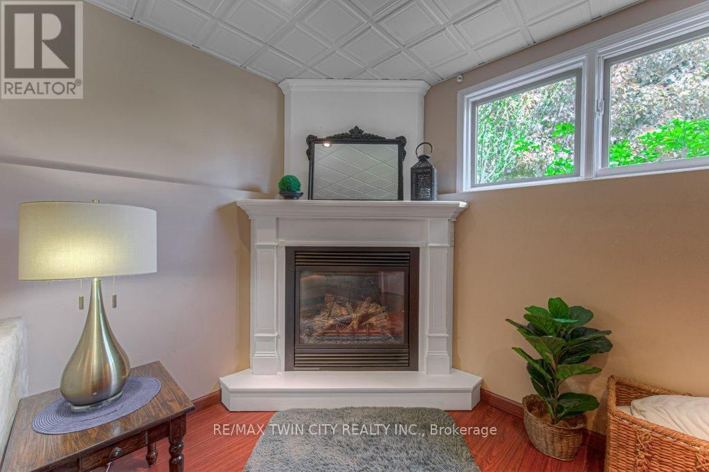 58 BRADBURY CRESCENT Image 17