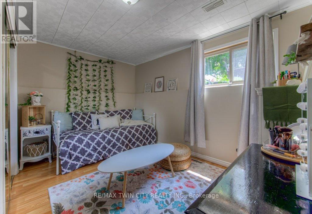 58 BRADBURY CRESCENT Image 19