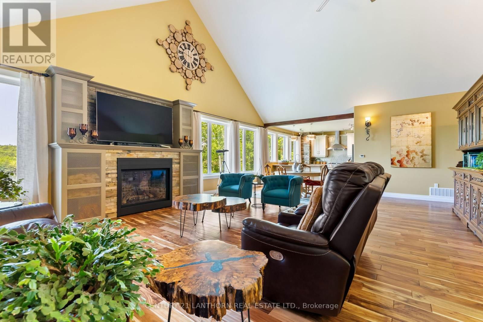 32 FOREST BREEZE LANE Image 12
