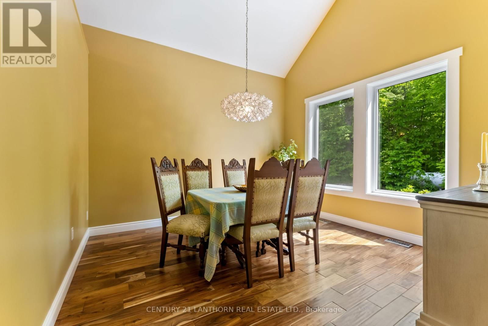 32 FOREST BREEZE LANE Image 17