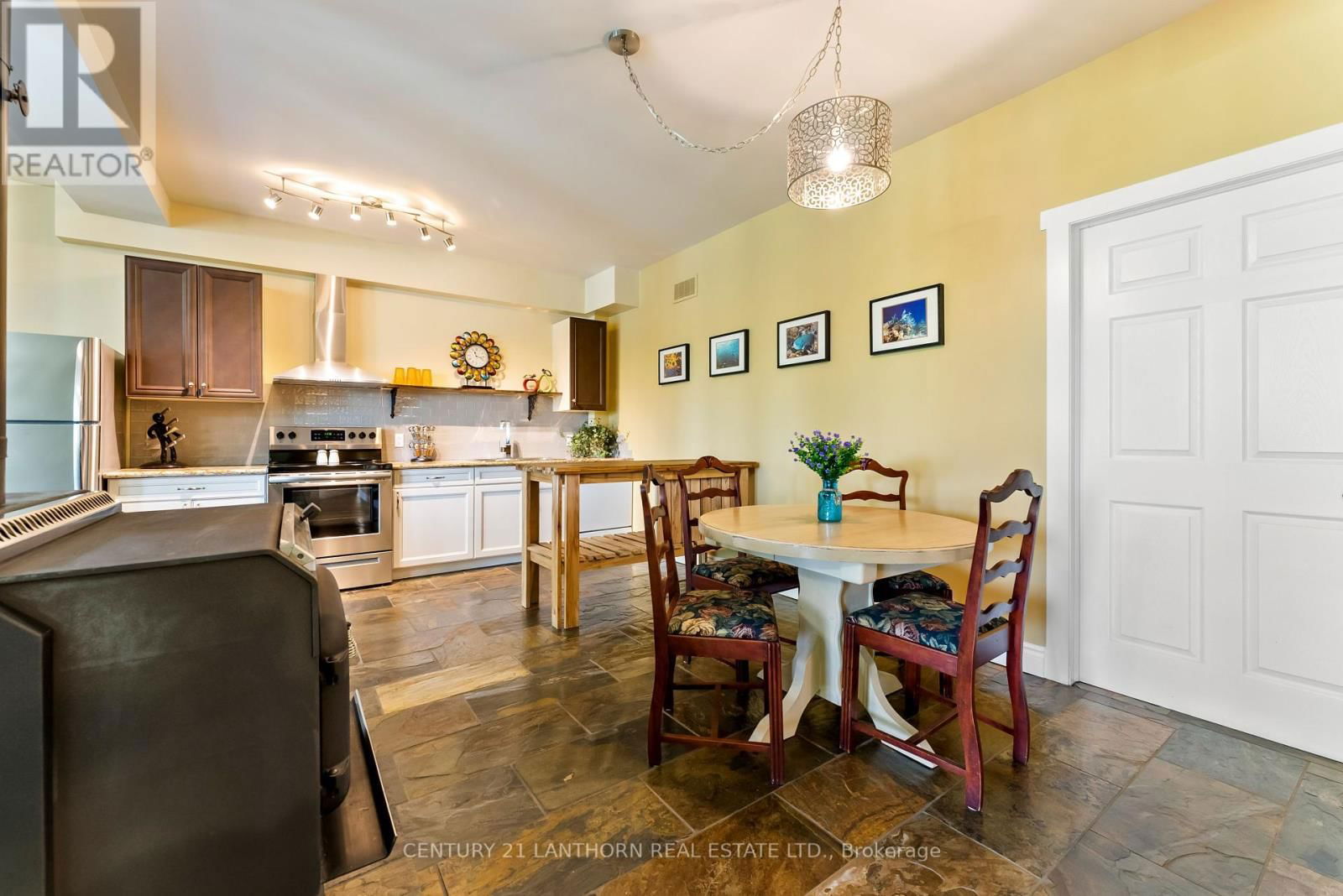 32 FOREST BREEZE LANE Image 34