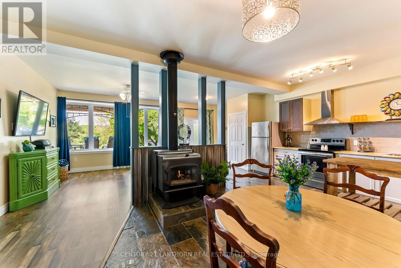 32 FOREST BREEZE LANE Image 35