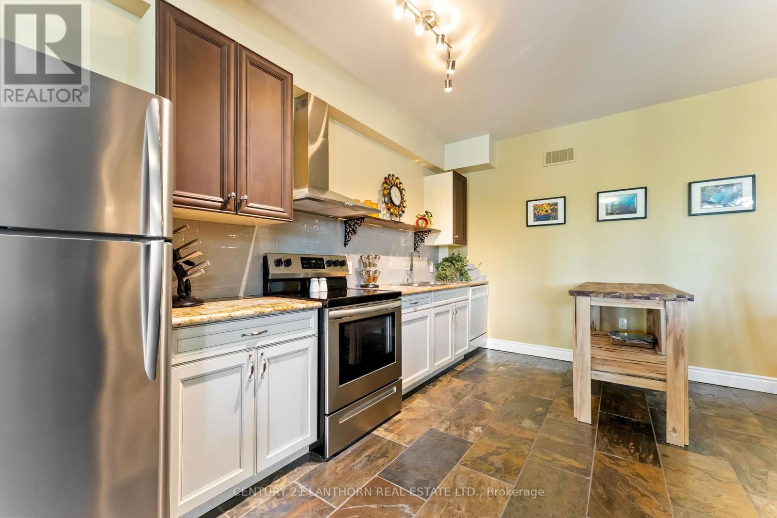 32 FOREST BREEZE LANE Image 36