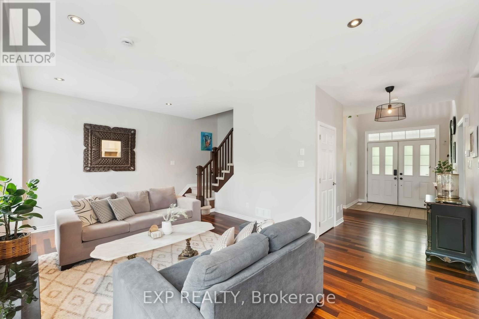 6925 MARY ANNE DRIVE Image 4