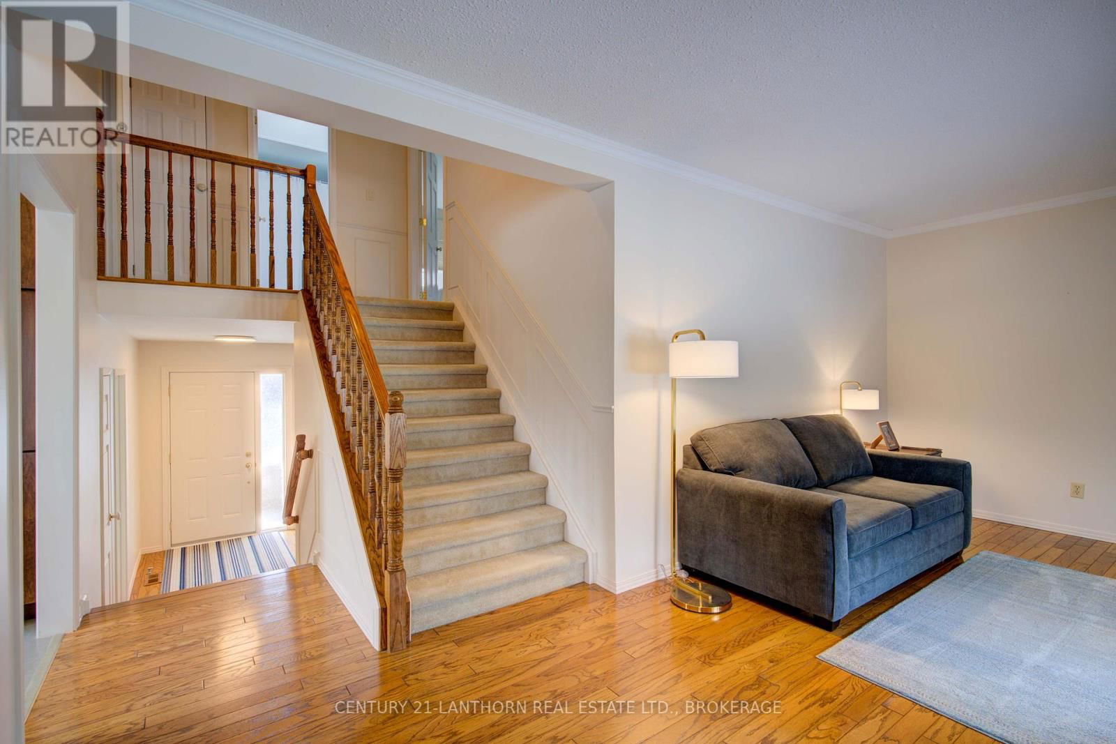 788 WHITEOAK CRESCENT Image 12