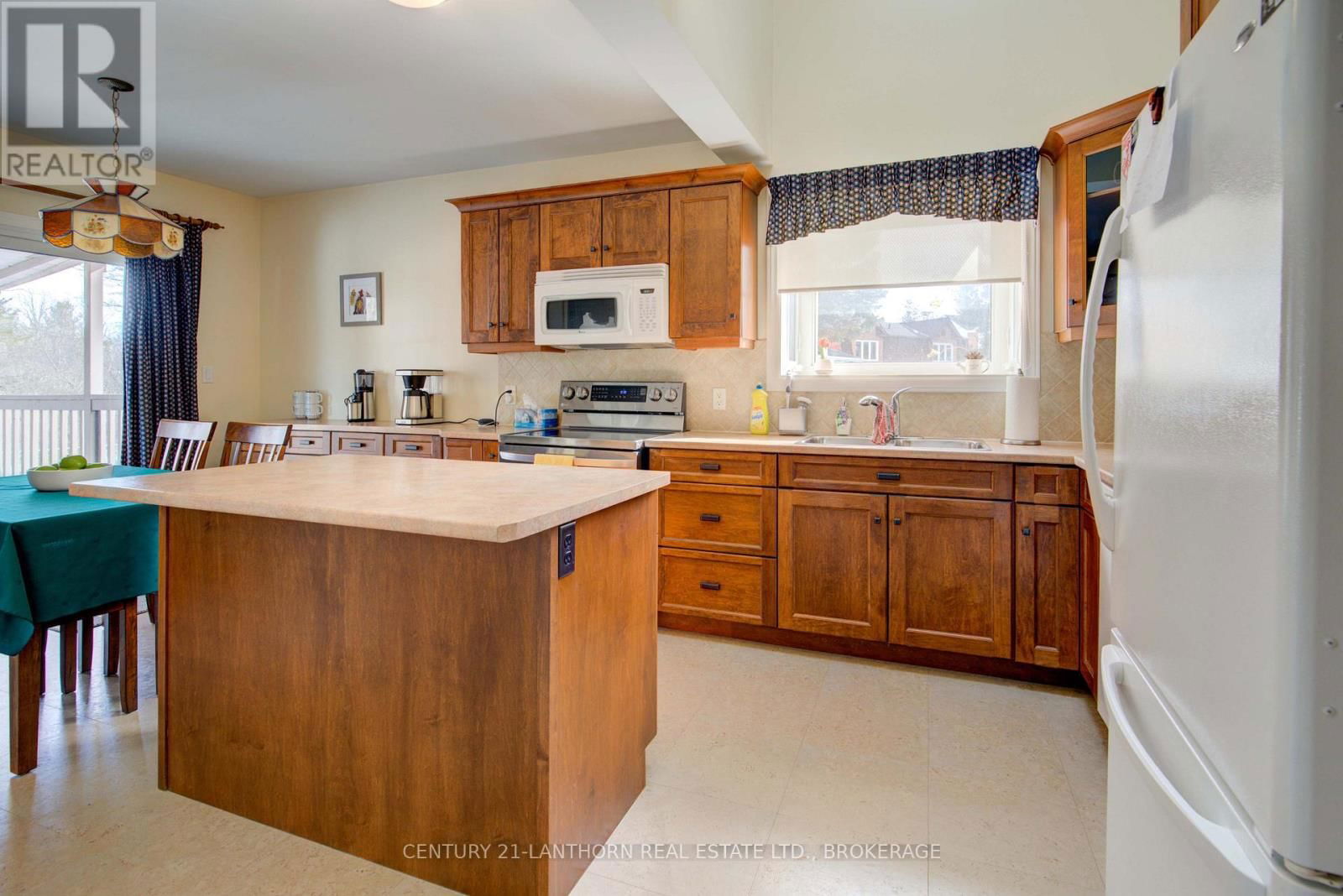 788 WHITEOAK CRESCENT Image 16