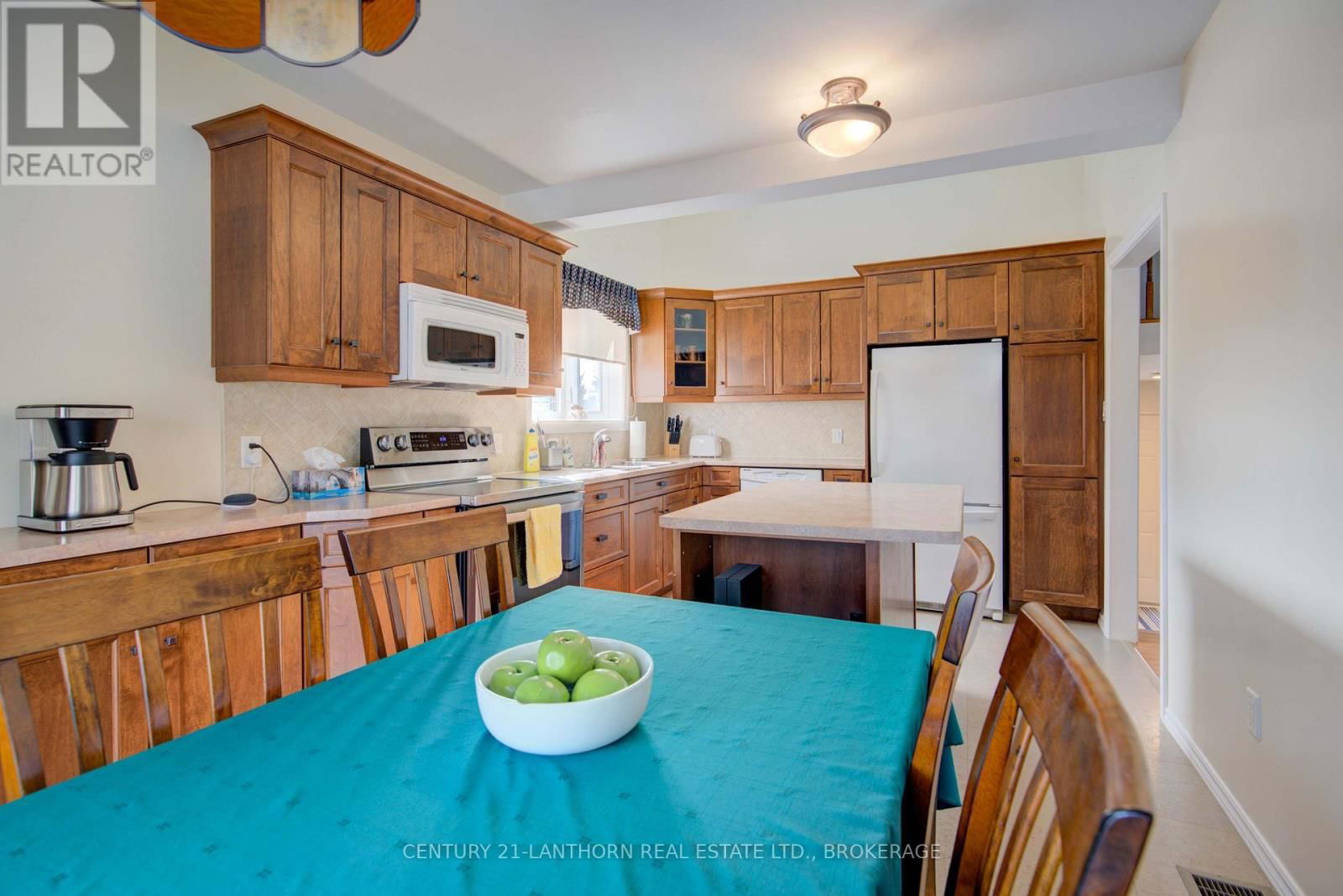 788 WHITEOAK CRESCENT Image 18