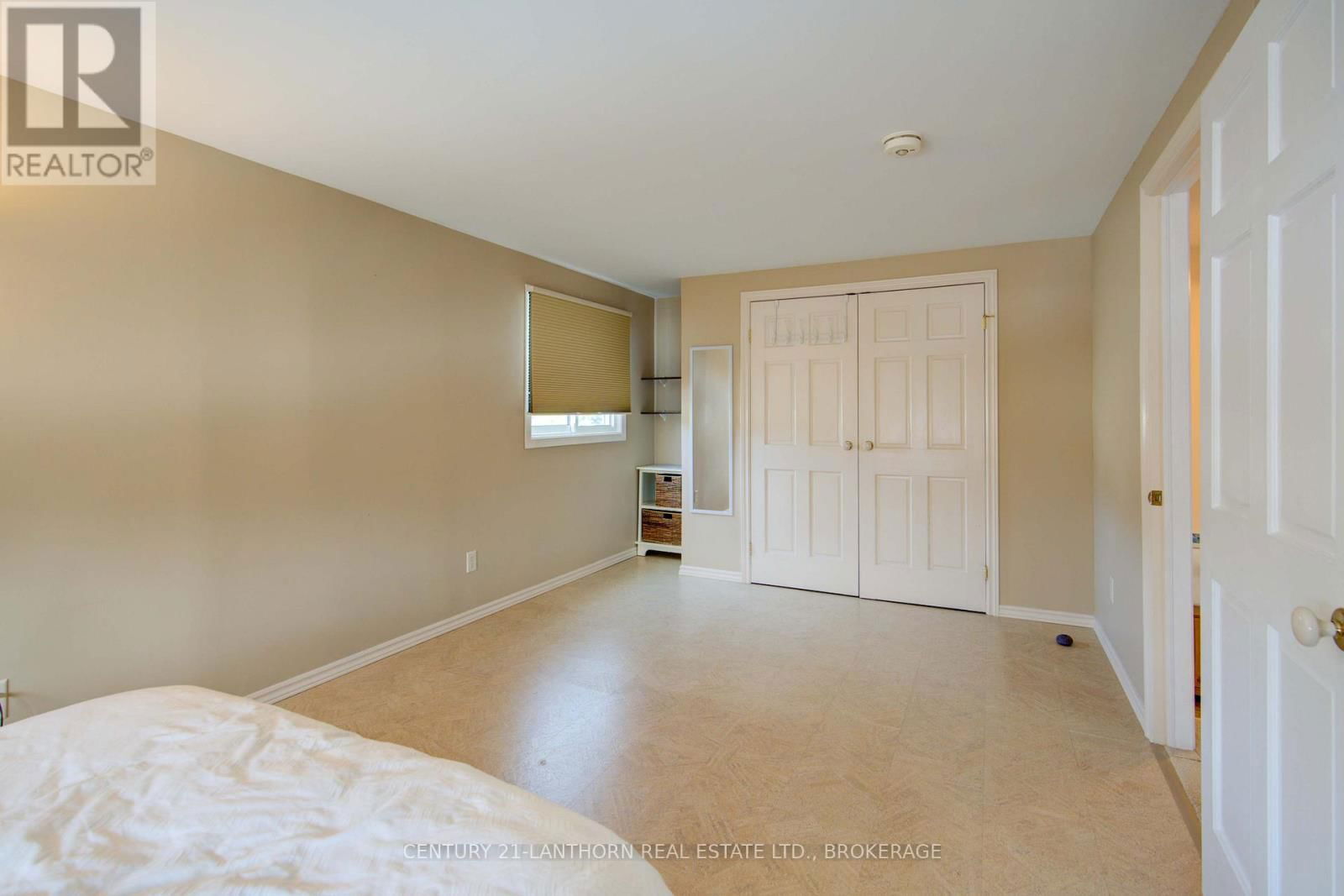 788 WHITEOAK CRESCENT Image 22