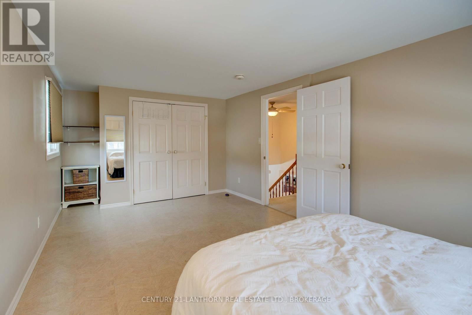 788 WHITEOAK CRESCENT Image 23