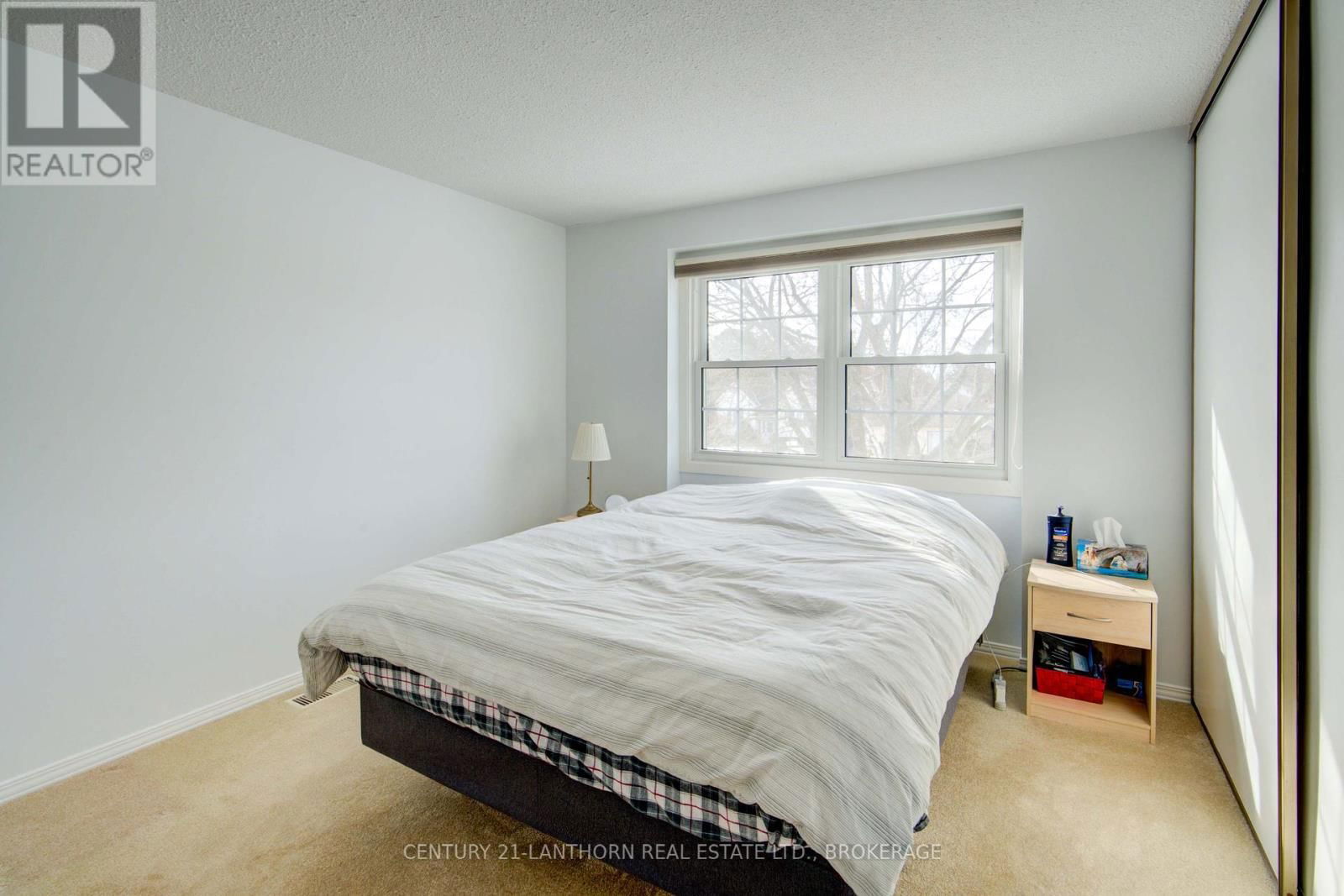 788 WHITEOAK CRESCENT Image 28