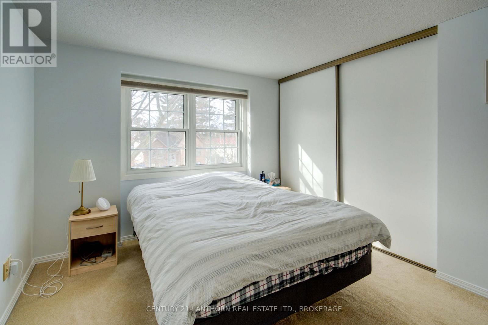 788 WHITEOAK CRESCENT Image 29
