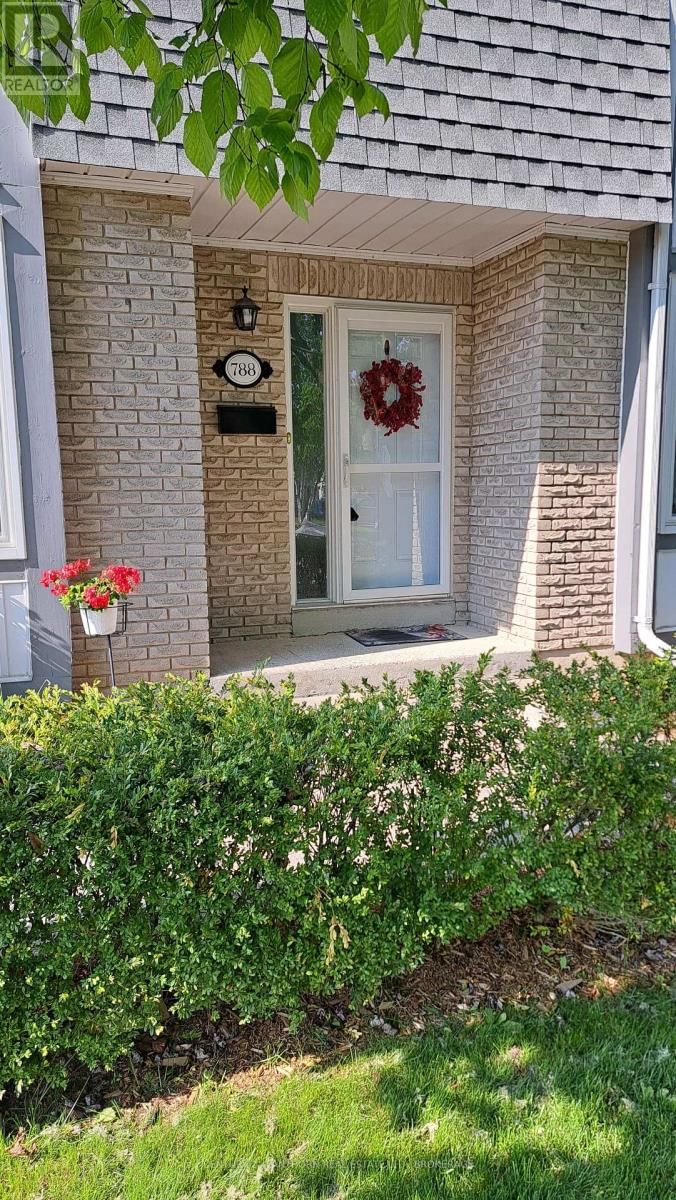 788 WHITEOAK CRESCENT Image 3