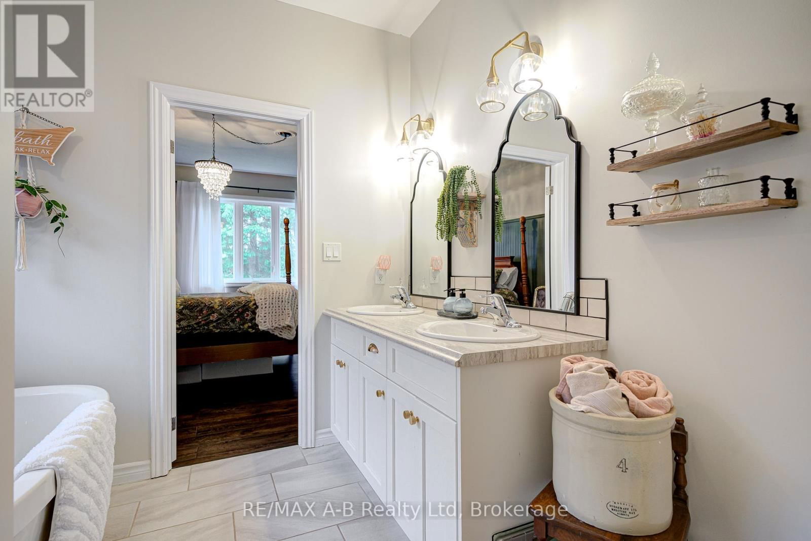 70 GERBER DRIVE Image 28