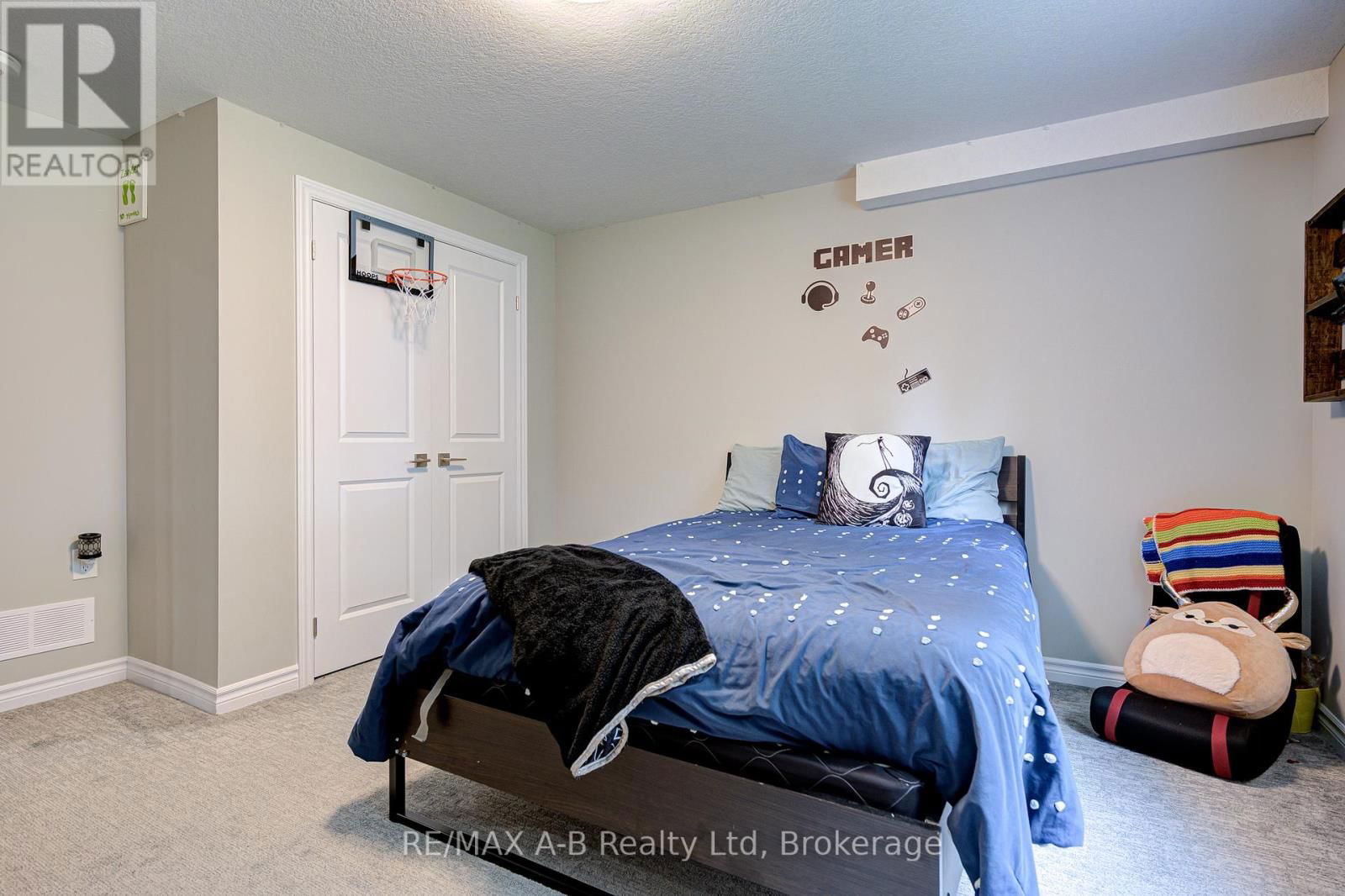 70 GERBER DRIVE Image 33